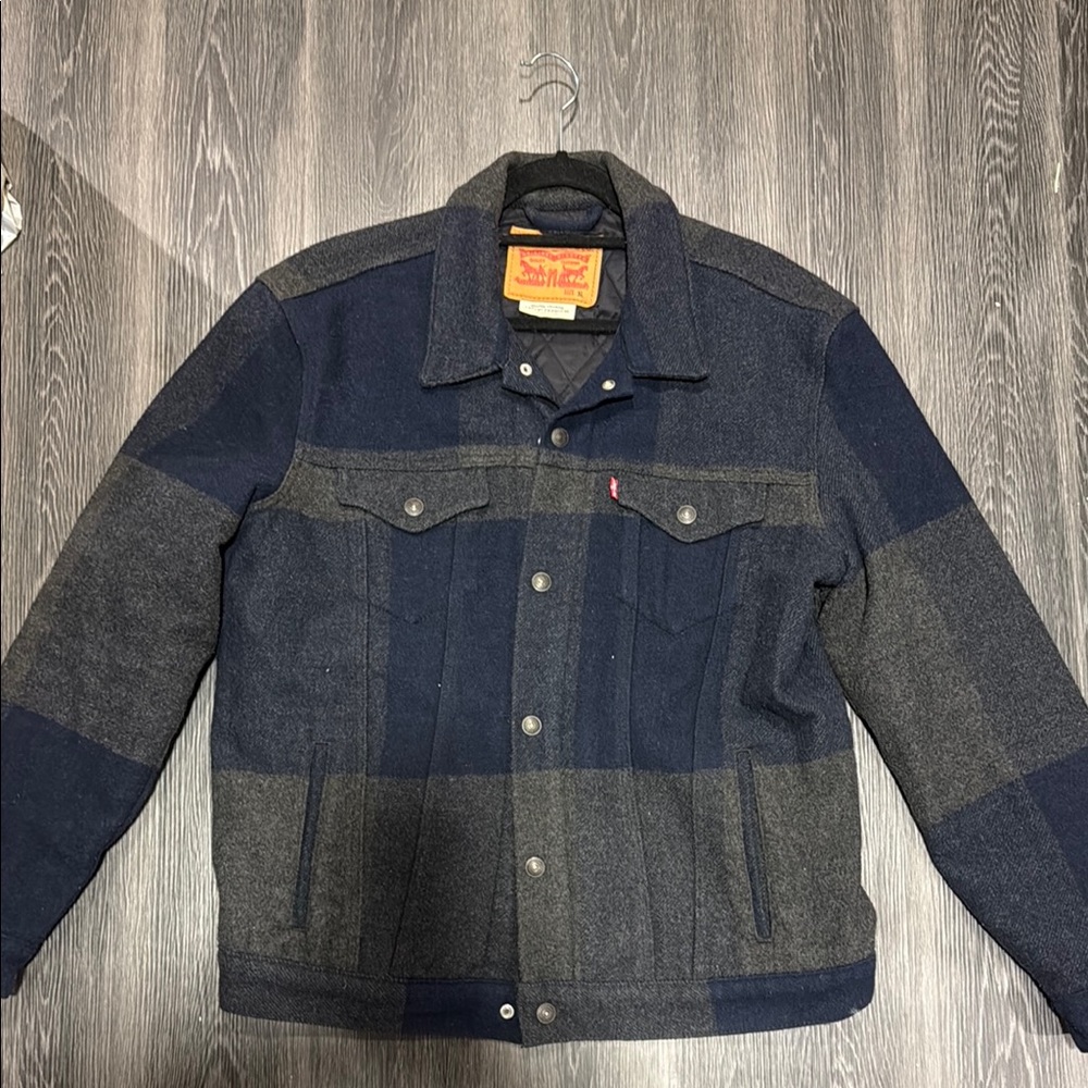 Levi's Men's Blue and Gray Plaid Jacket